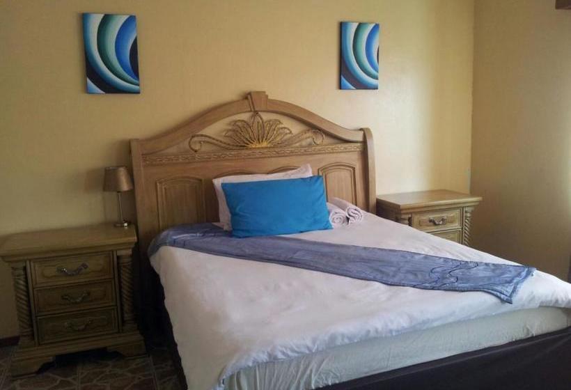 Pensão Dolphin Guest House