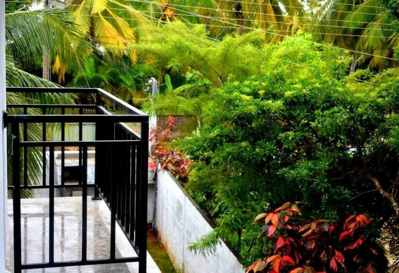 פנסיון Lakeside Villa