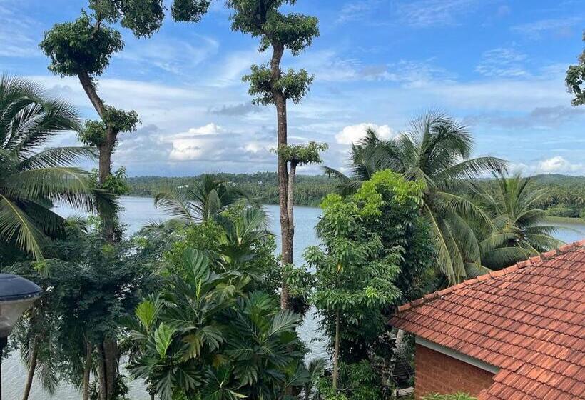 استراحتگاه The Raviz Kadavu, Kozhikode