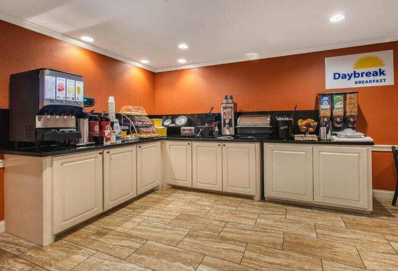 فندق Days Inn & Suites By Wyndham Florence/jackson Area