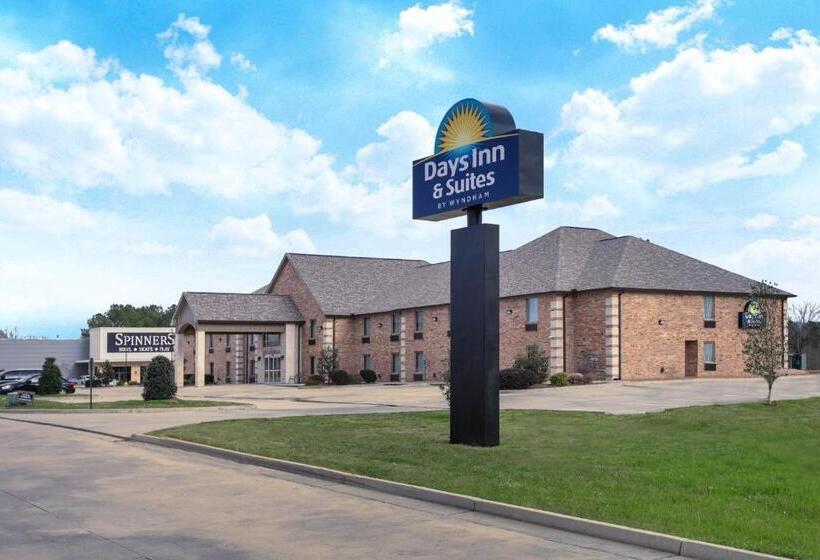 בית מלון כפרי Days Inn & Suites By Wyndham Florence/jackson Area