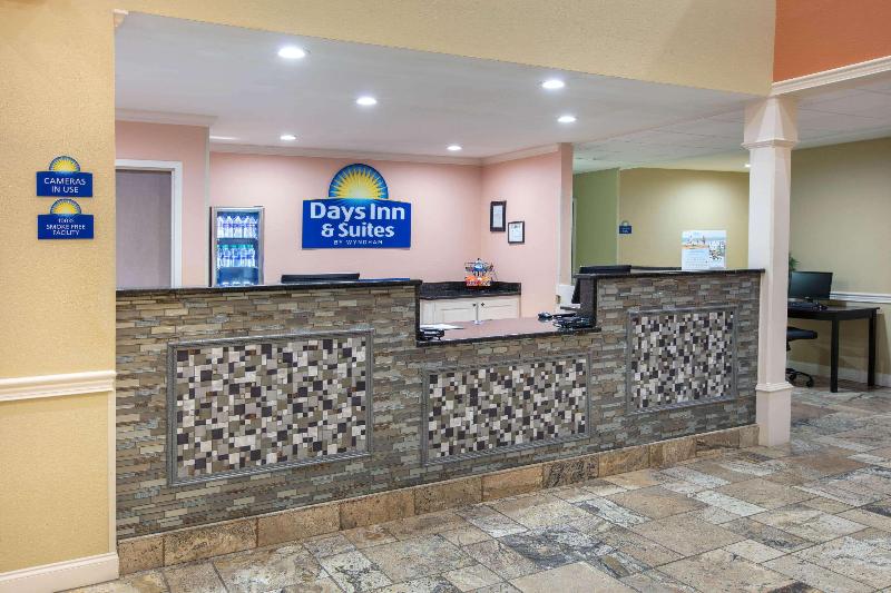 בית מלון כפרי Days Inn & Suites By Wyndham Florence/jackson Area