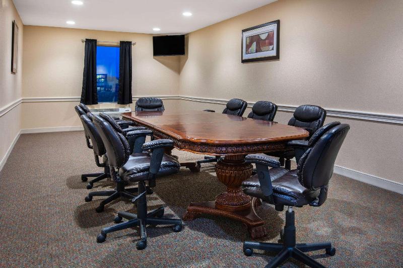 فندق Days Inn & Suites By Wyndham Florence/jackson Area