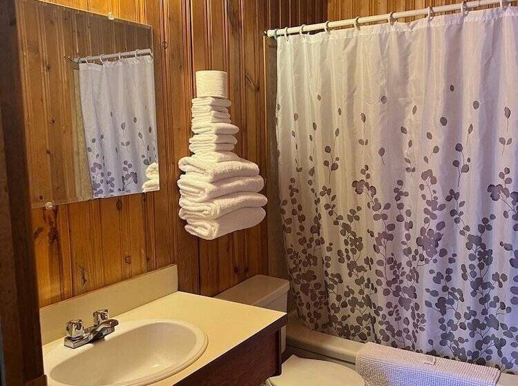 فندق على الطريق Glacier View Inn