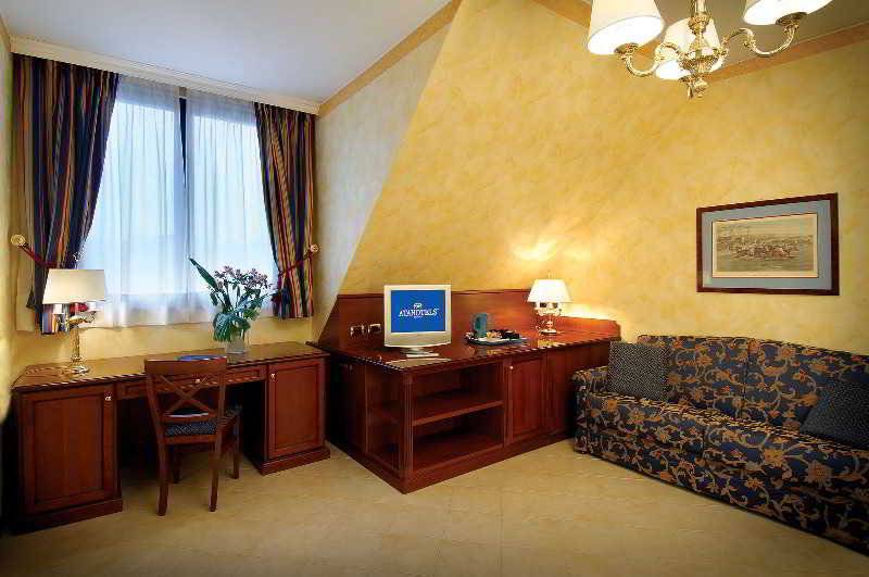 هتل Unaway & Residence Linea Uno Milano