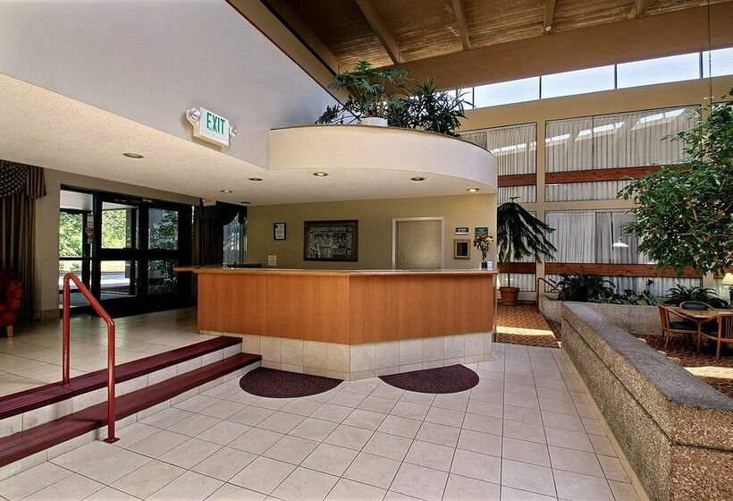 Clarion Hotel Muscatine