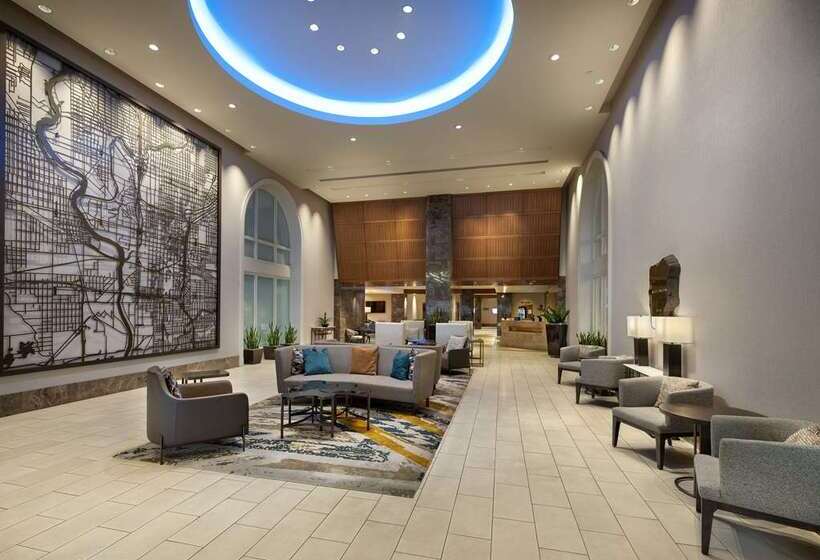 Hilton Indianapolis Hotel & Suites