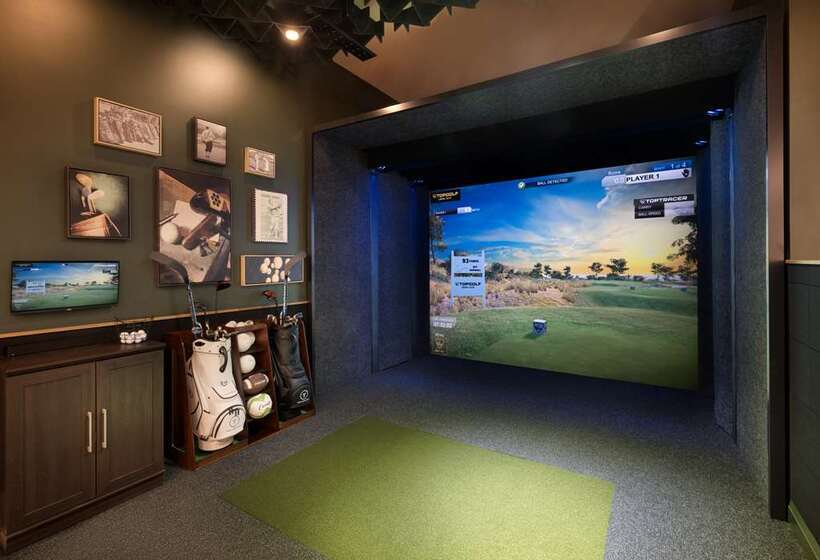 Hilton Indianapolis Hotel & Suites