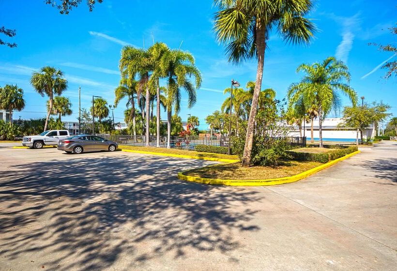 فندق Americas Best Value Inn & Suites Melbourne