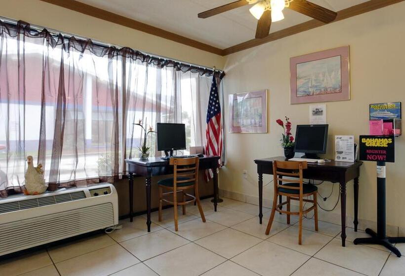 فندق Americas Best Value Inn & Suites Melbourne