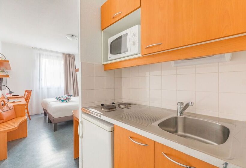 Отель Appart’city Confort Lyon Gerland