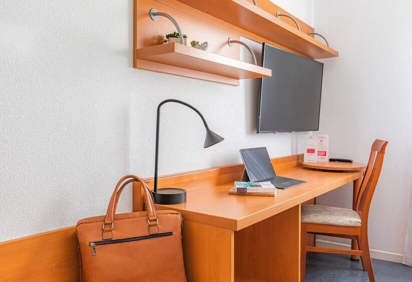 Отель Appart’city Confort Lyon Gerland