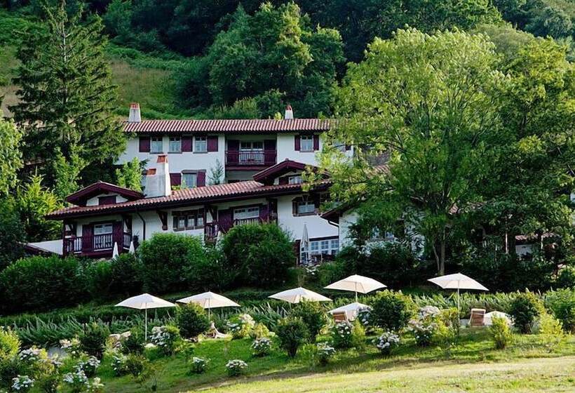 ホテル Auberge Ostapé