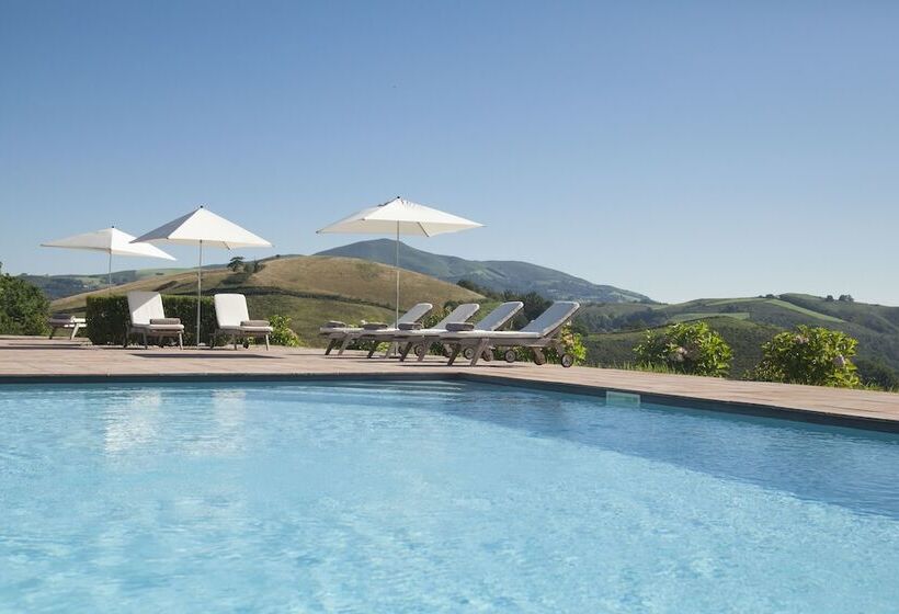 ホテル Auberge Ostapé