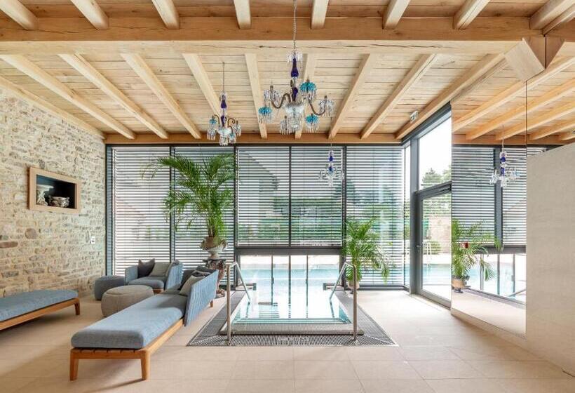 ホテル Auberge Saint Walfrid Hôtel Restaurant & Spa