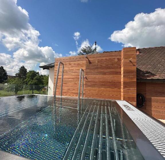 ホテル Auberge Saint Walfrid Hôtel Restaurant & Spa