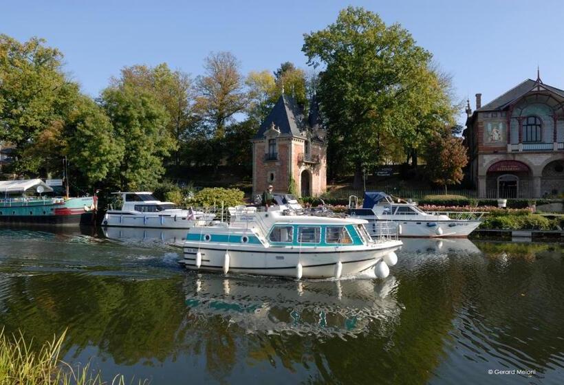 ホテル Auberge Saint Walfrid Hôtel Restaurant & Spa