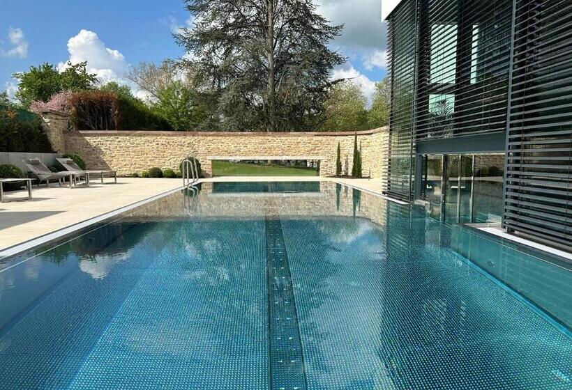 ホテル Auberge Saint Walfrid Hôtel Restaurant & Spa