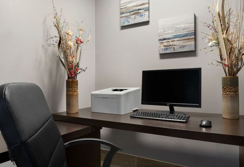 בית מלון כפרי Baymont By Wyndham Belleville Airport Area Free Airport Shuttle