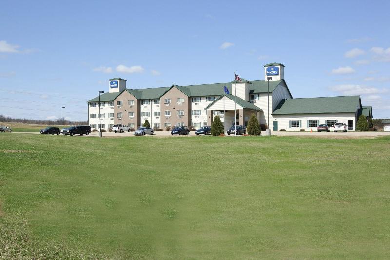 Boarders Inn & Suites By Cobblestone Hotels   Shawano