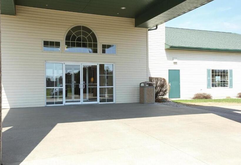 Boarders Inn & Suites By Cobblestone Hotels   Shawano