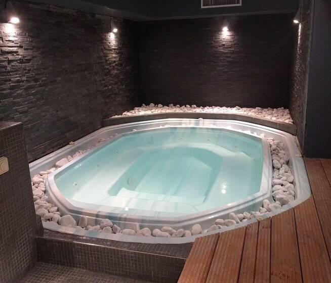 فندق Brise De Mer   Piscine Intérieure & Extérieure