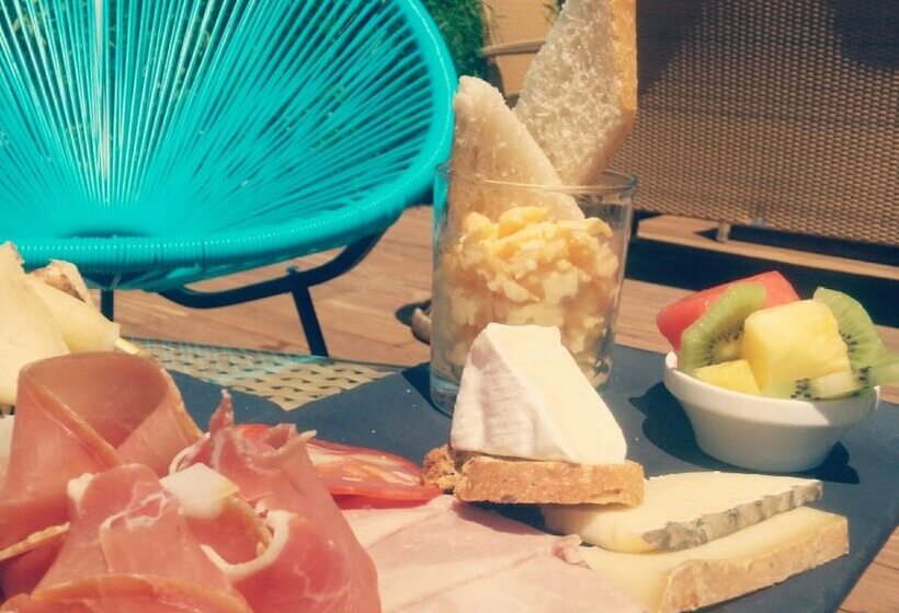 فندق Brise De Mer   Piscine Intérieure & Extérieure