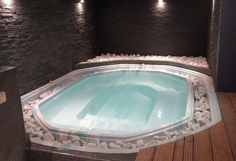 فندق Brise De Mer   Piscine Intérieure & Extérieure