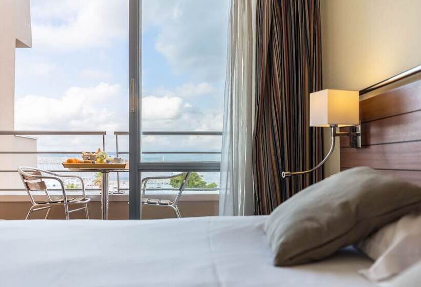 فندق Brise De Mer   Piscine Intérieure & Extérieure