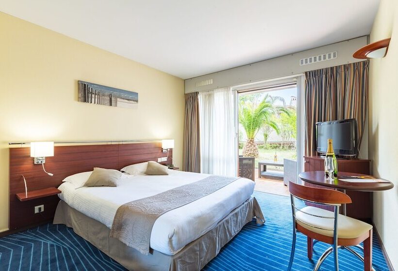 فندق Brise De Mer   Piscine Intérieure & Extérieure