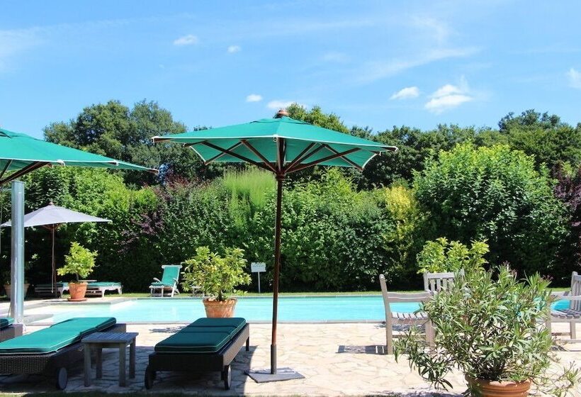 فندق Chateau Des Briottieres