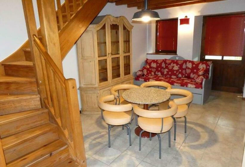 فندق Château De La Tour Du Puits