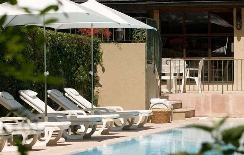 فندق Château De La Tour Du Puits