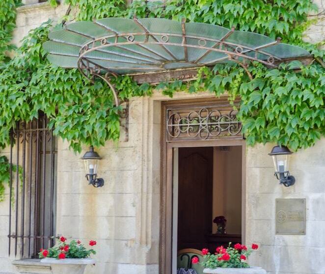 فندق Château De La Tour Du Puits