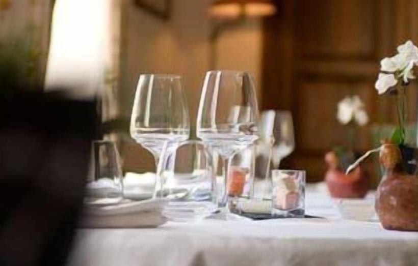 فندق Château De La Tour Du Puits