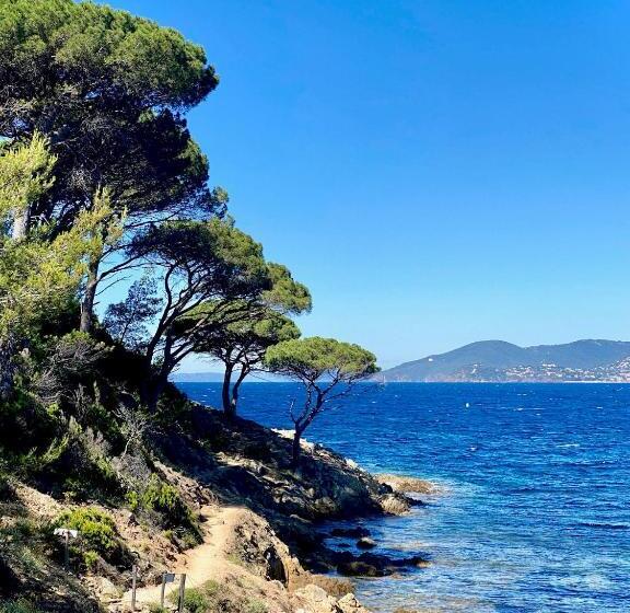 فندق Château De Valmer