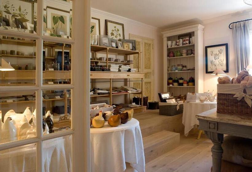 فندق Château De Valmer