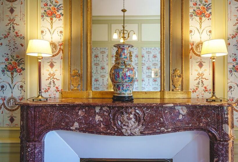 هتل Château La Comtesse De Loire & Spa