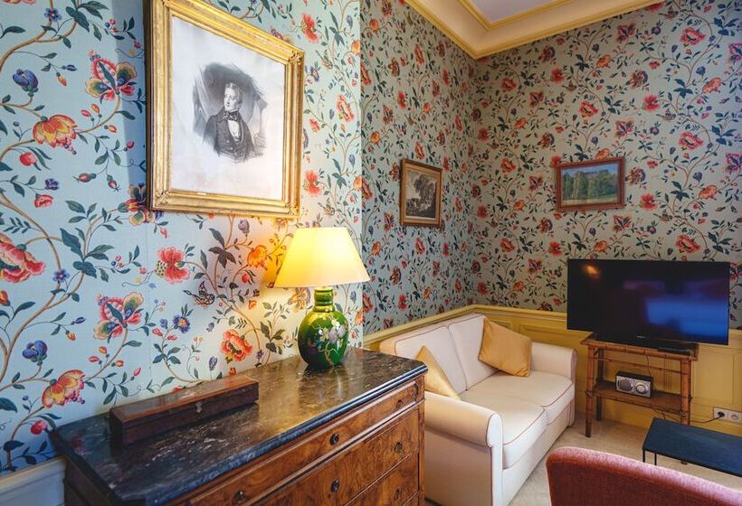 هتل Château La Comtesse De Loire & Spa