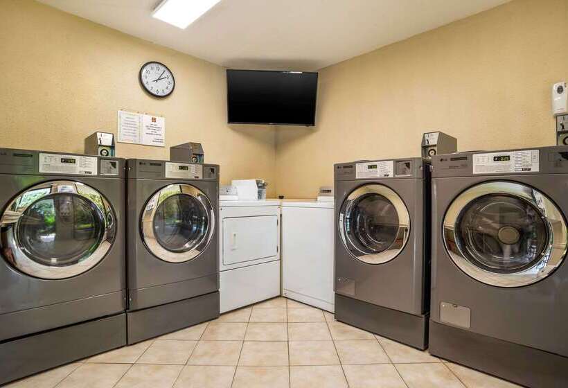 فندق Clarion Inn Conference Center