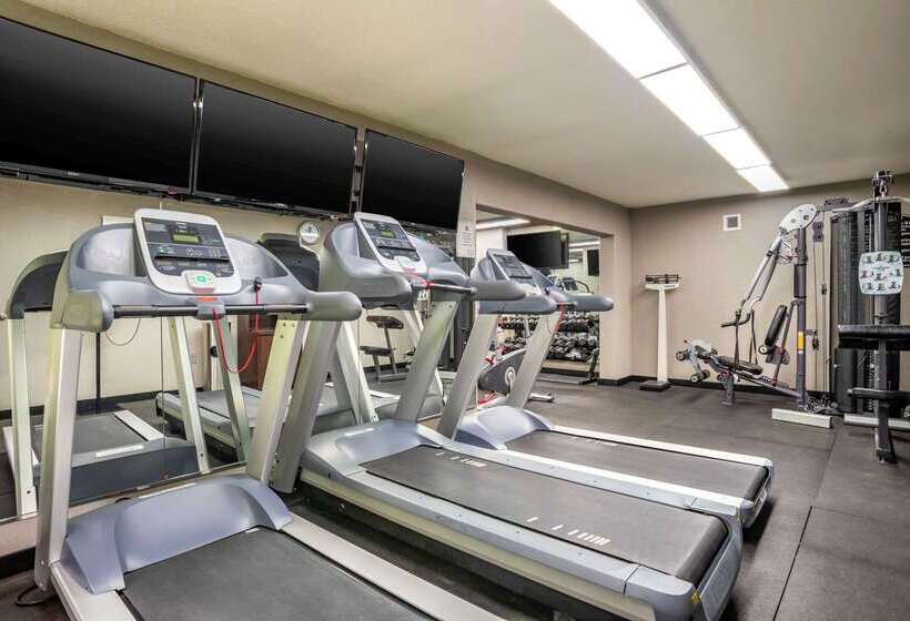 فندق Clarion Inn Conference Center