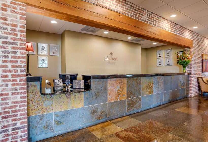 فندق Clarion Inn Conference Center