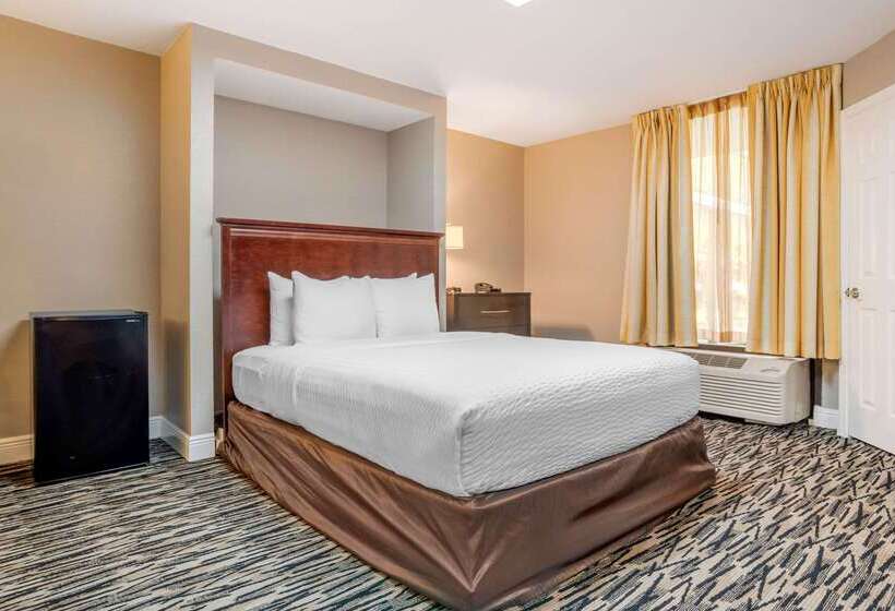 فندق Clarion Inn Conference Center