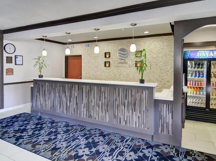 هتل Spark By Hilton Galveston