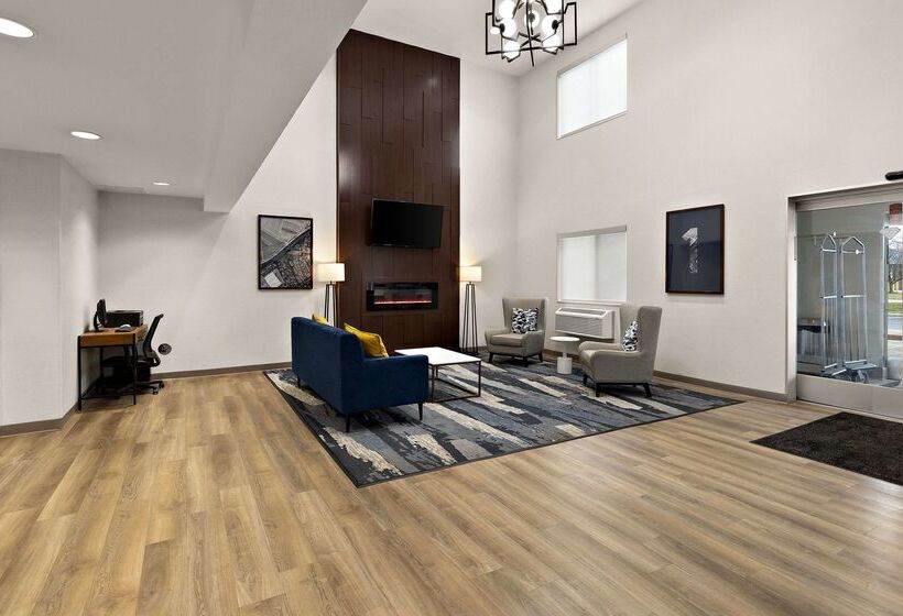 فندق Comfort Inn & Suites