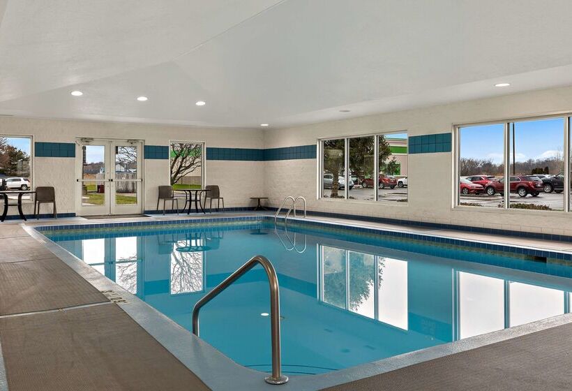 فندق Comfort Inn & Suites