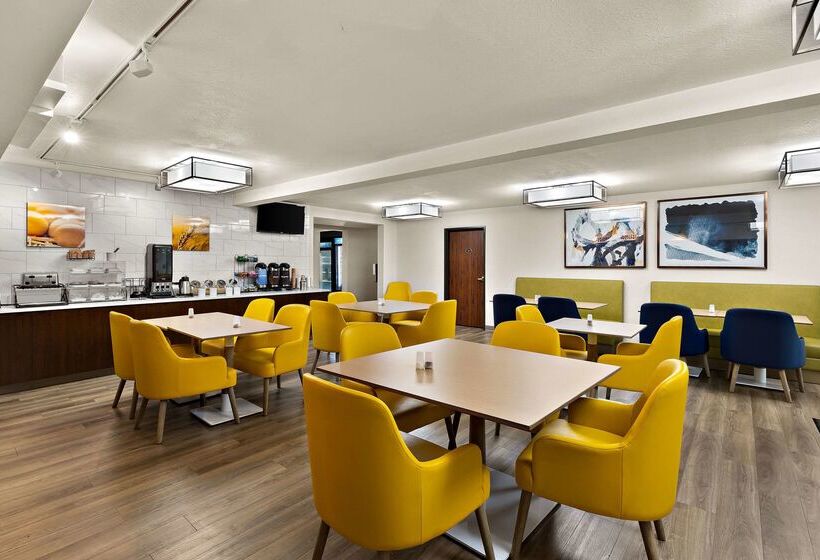 فندق Comfort Inn & Suites