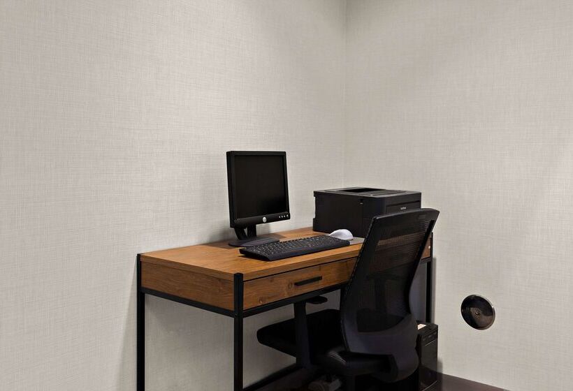 فندق Comfort Inn & Suites