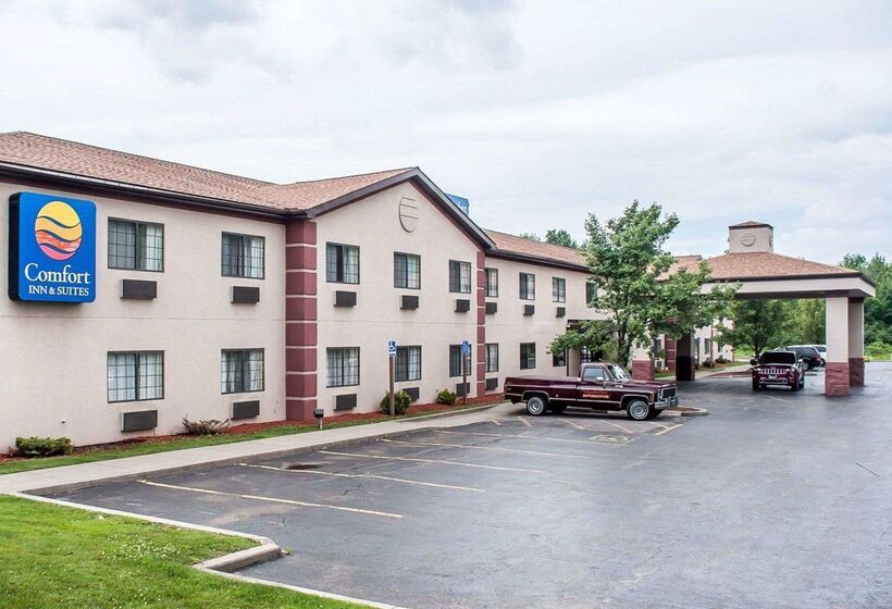Отель Comfort Inn & Suites