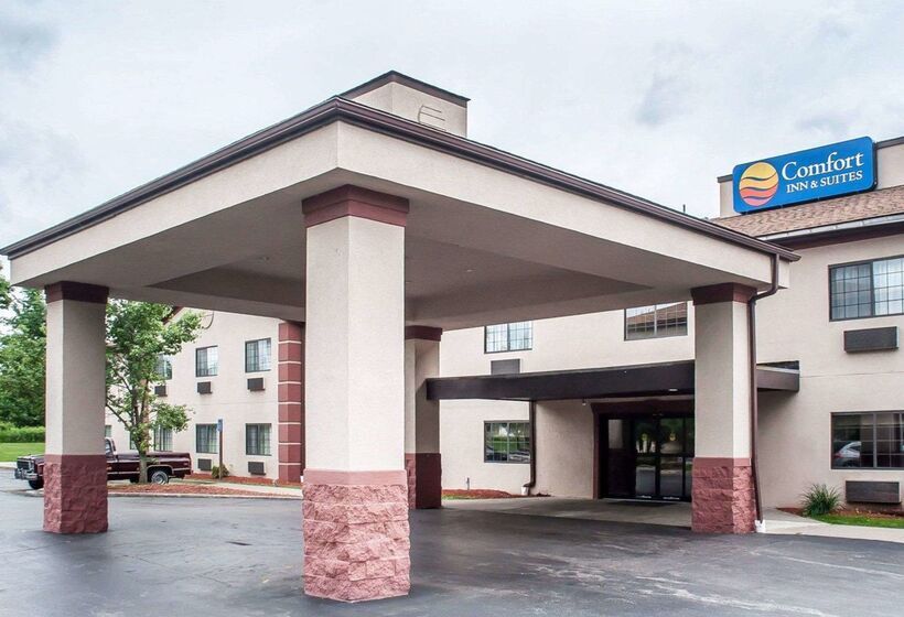 Отель Comfort Inn & Suites